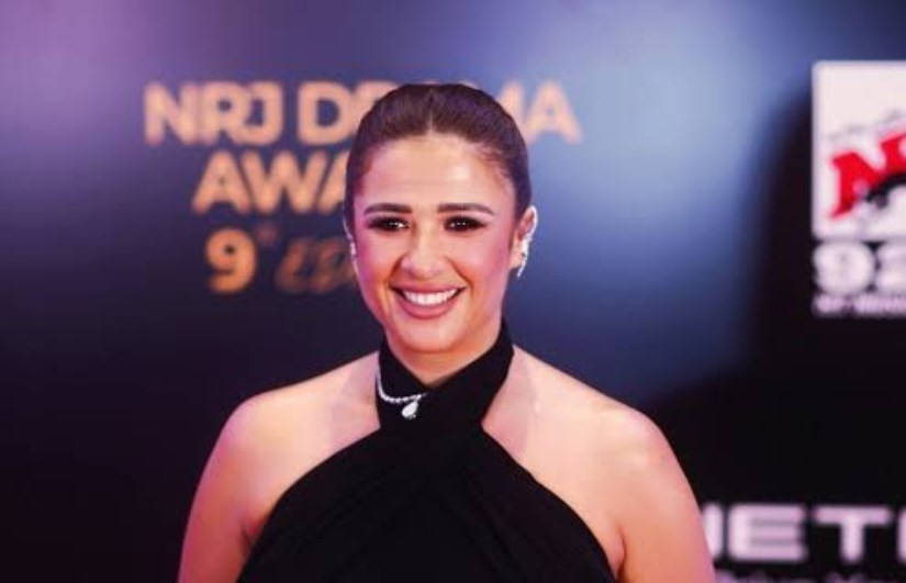 مشاهدة فيديو ياسمين عبدالعزيز مع المعجب