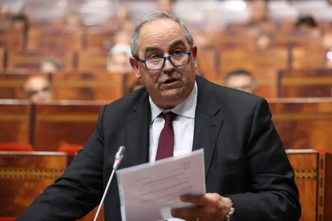تفاصيل فضيحة الاستاذ أحمد قليش 2025: فضيحة بيع الشهادات في كلية الحقوق بأكادير