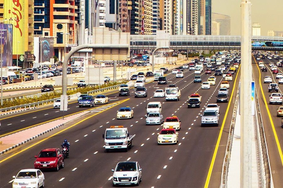 فرض 4 مخالفات مرورية جديدة في الإمارات