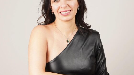 فيديو الينا انجل الام وعشيقها