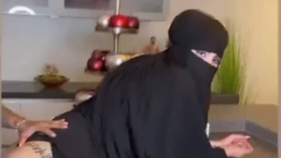 فيديو ميرا النوري المنقبة مع عامل الدليفري