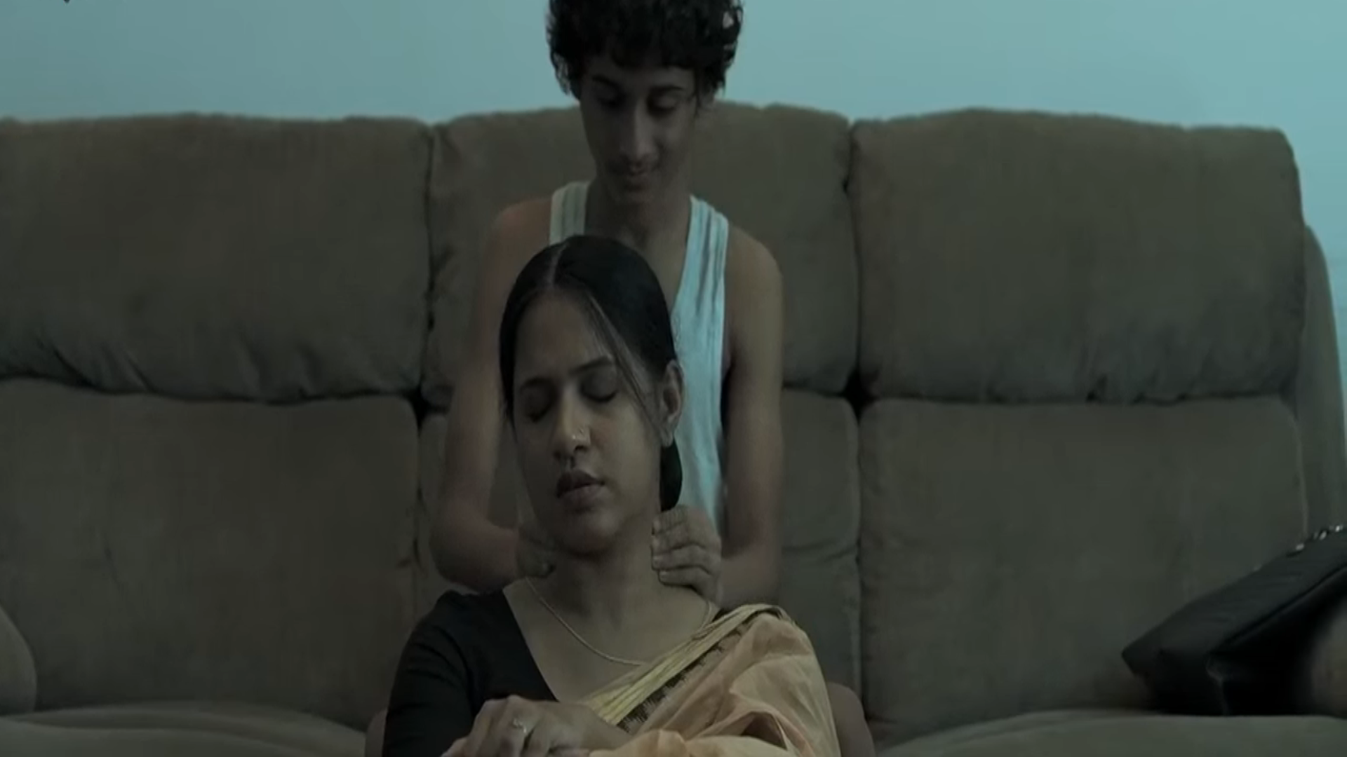 فيلم Nay Varan Bhat Loncha Kon Nai Koncha مترجم