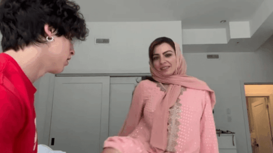 فيديو يوسف خليل مع الينا انجل العراقية بالحجاب