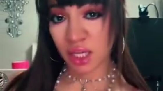 فيديو ساشا بيرل في الجيم