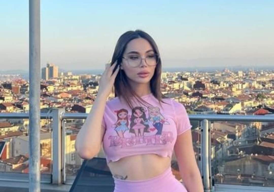 فيديو نايا خوري مع جوني سينس +18 كامل بدون حذف