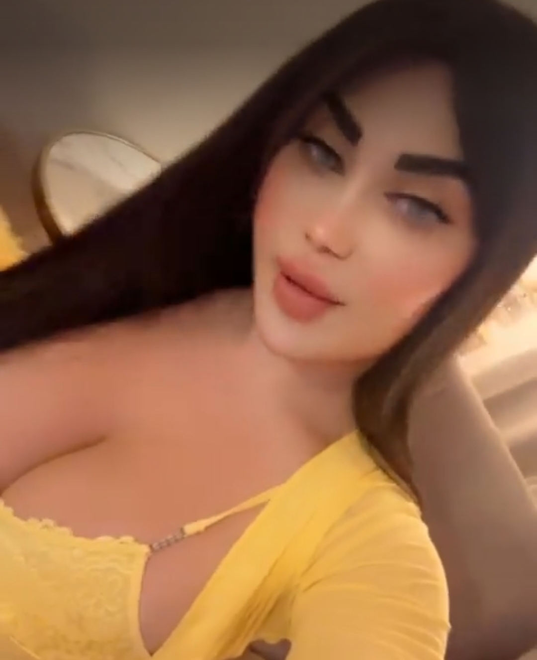 فيديو ريم المكاحيل مع شخص مجهول
